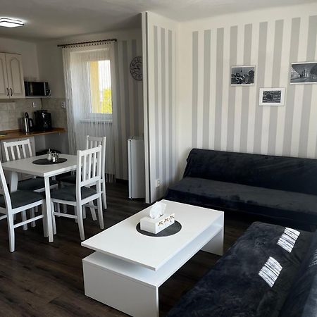 Apartmany Polepy ภายนอก รูปภาพ